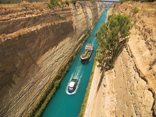 Découvrez le canal de Corinthe
