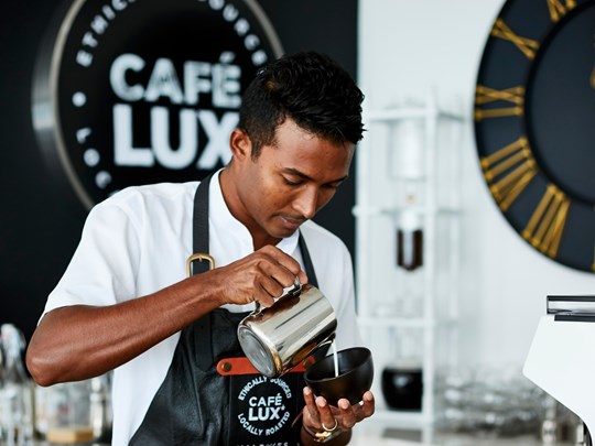 Découvrez l'art du café au Café LUX*