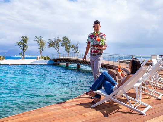 Rafraîchissez vous dans un cadre idyllique au Te Moana Tahiti Resort