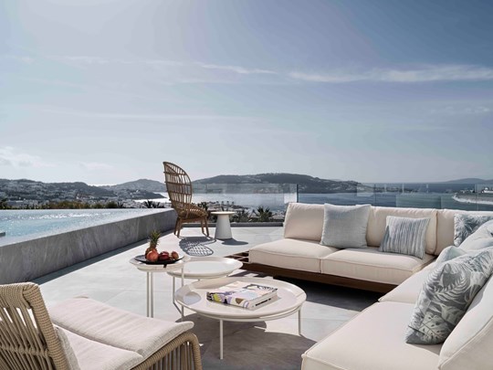 Lamda Grande Suite Pool Sea View