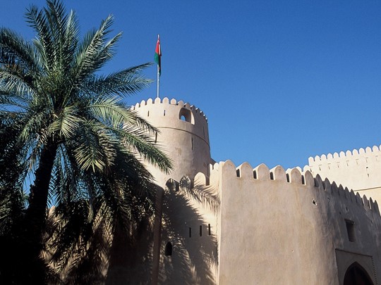 Visitez le fort de Nizwa, bel édifice du XVIIe siècle