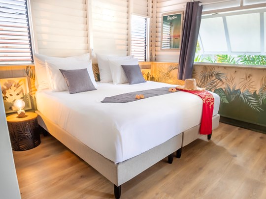 La chambre du Family Bungalow de l'Opoa Beach Hôtel Raiatea
