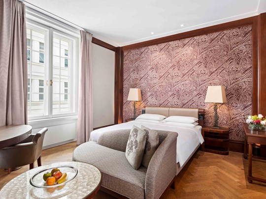 1 King Bed Deluxe