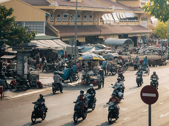 Découvrez les rues animées des capitales