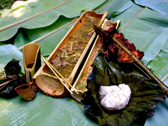 Découvrez la nourriture Akha du Phu Chaisai Mountain Resort