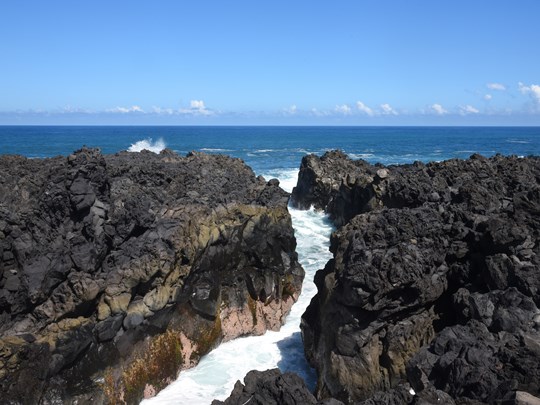 Faites un petit détour par le gouffre de l'Étang Salé
