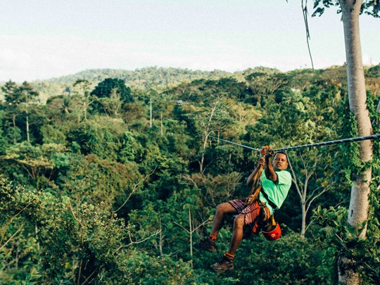 Élancez-vous en tyrolienne au-dessus de la jungle