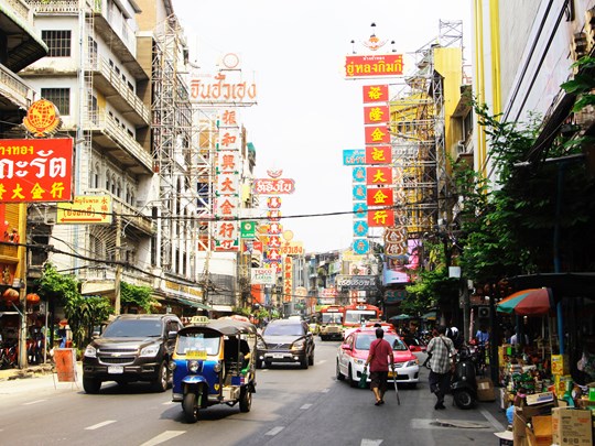 Parcourez Bangkok et découvrez ses rues et son atmosphère unique