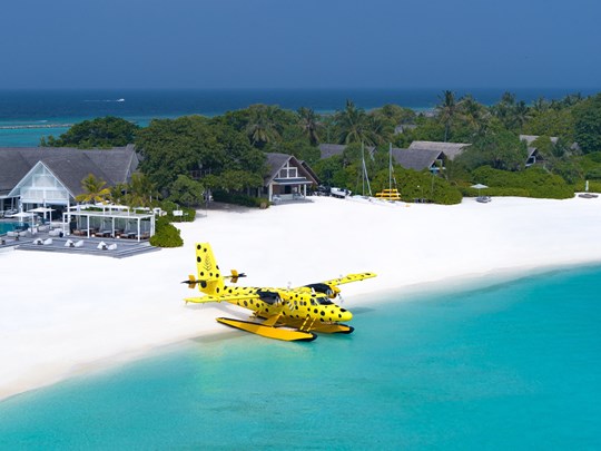 Arrivée en hydravion avec Four Seasons