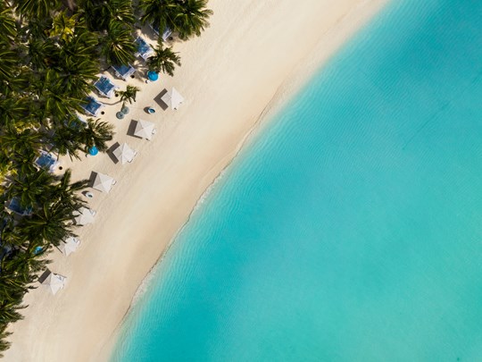 Une sublime plage de sable blanc