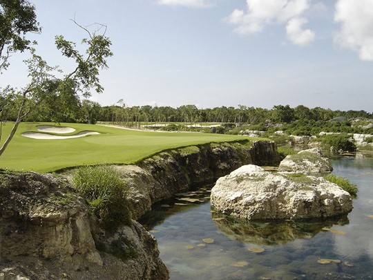 L'hôtel met à votre disposition un magnifique parcours pour les amateurs de golf
