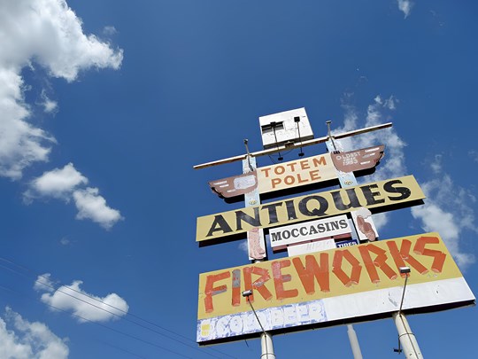 Le célèbre Totem Pole Trading Post à Rolla