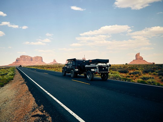 Traversez Monument Valley en voiture