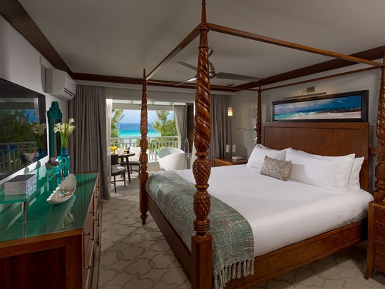 Beachfront One Bedroom Butler Suite with Balcony Tranquility Soaking Tub 