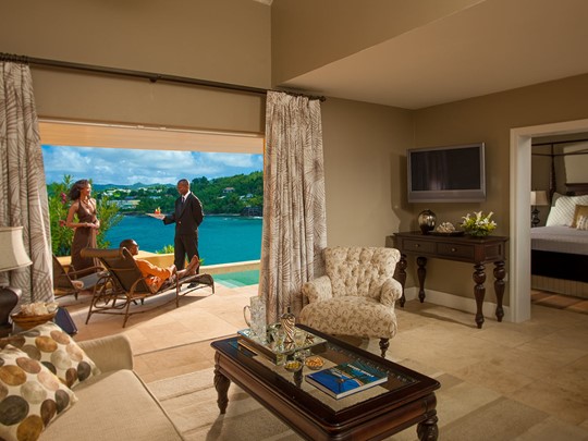 Sunset Bluff Honeymoon Oceanfront Butler Villa Suite with Private Pool