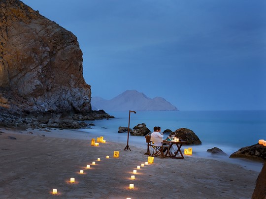 Dîner romantique sur la plage 