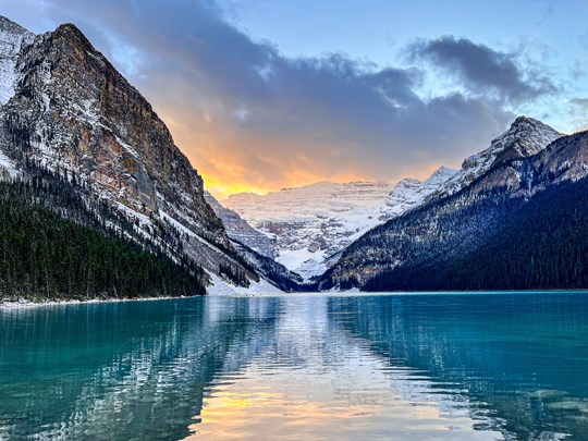 Découvrez le Lac Louise dans la région des Rocheuses Canadienne