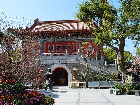 Le grand Bouddha et le monastère de Po Lin 