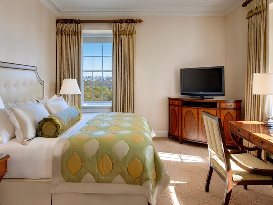 The Pierre New York, Signature Park View Room