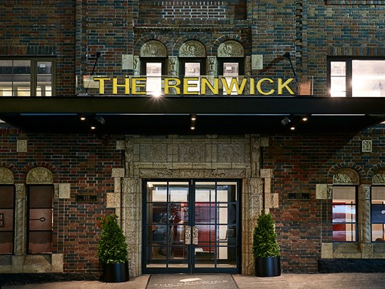 L'entrée du Renwick Hotel