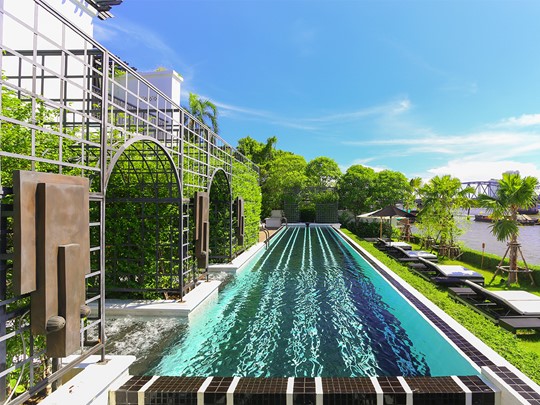 La piscine de l'hôtel The Siam en Thailande