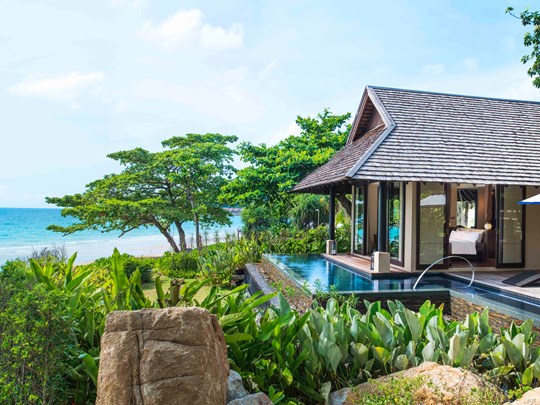 Séjournez dans une villa privée avec vue 