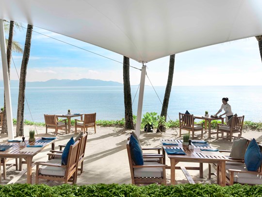 Déjeunez face à la mer