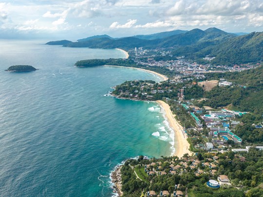 Vue aérienne de Karon Beach