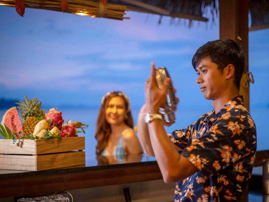 Rafraichissez vous au Rad Leaf Bar