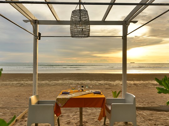 Coucher de soleil face à la mer