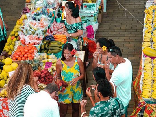 Goûtez aux saveurs locales au marché de Papeete