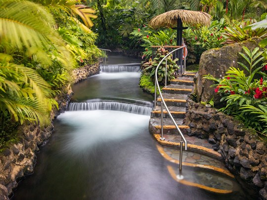 Eaux thermales naturelles au pied de l’Arenal