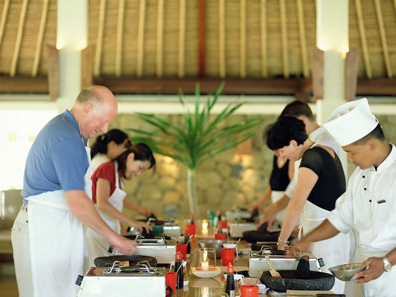 La cuisine Balinaise n'aura plus de secret pour vous après un cours à l'Alila Manggis