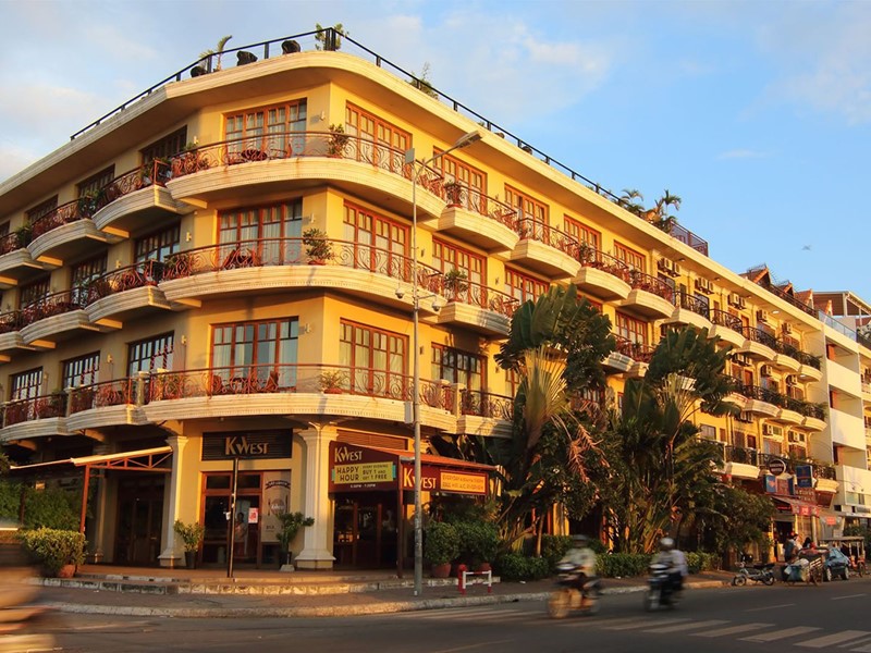 Vue de l'hôtel Amanjaya situé dans le centre ville de Phnom Penh