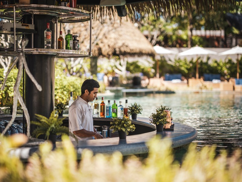 L'Aqua Pool Bar