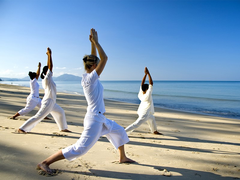 Yoga sur la plage