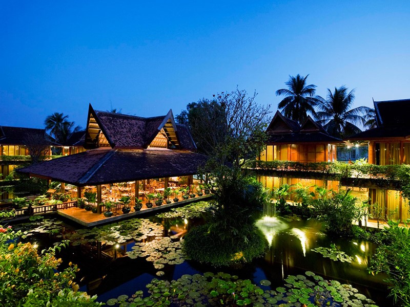 Le bassin de l'Angkor Village Hotel au Cambodge