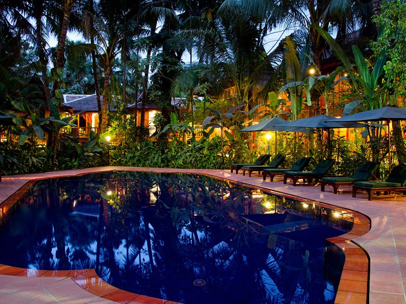 La piscine de l'Angkor Village Hotel à Siem Reap