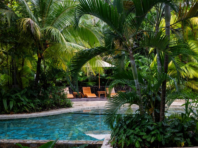 Ressourcez-vous au bord de la piscine