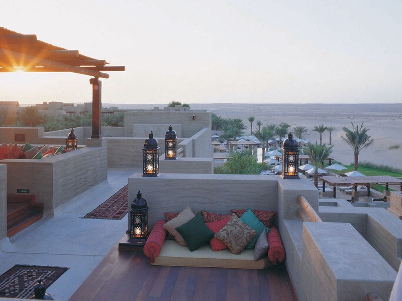 Le lounge Al Sarab de l'hôtel 4 étoiles Bab Al Shams Resort & Spa