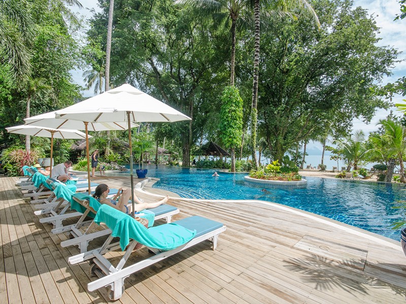 La piscine de l'hôtel Paradise Koh Yao 