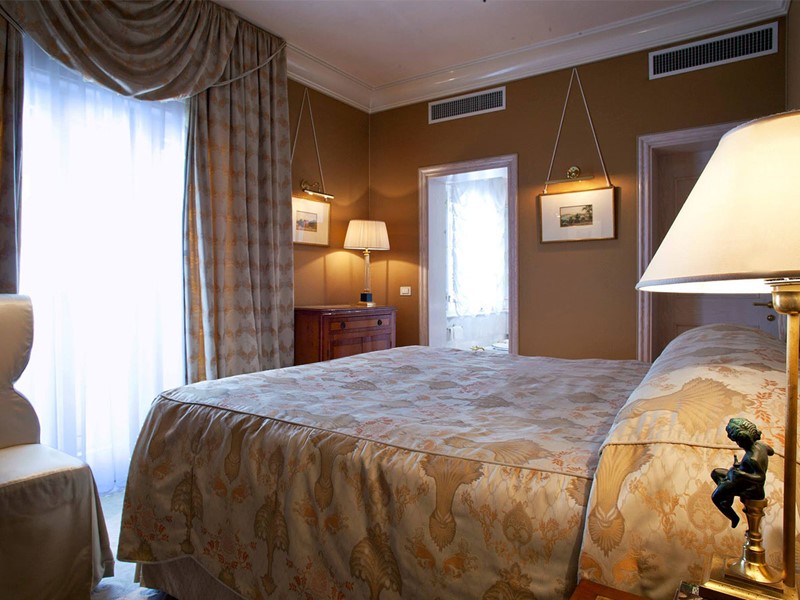 Deluxe Room with Grand Canal View