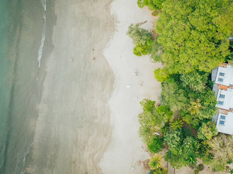 Séjournez les pieds dans le sable
