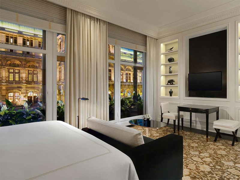 Grand Deluxe Room