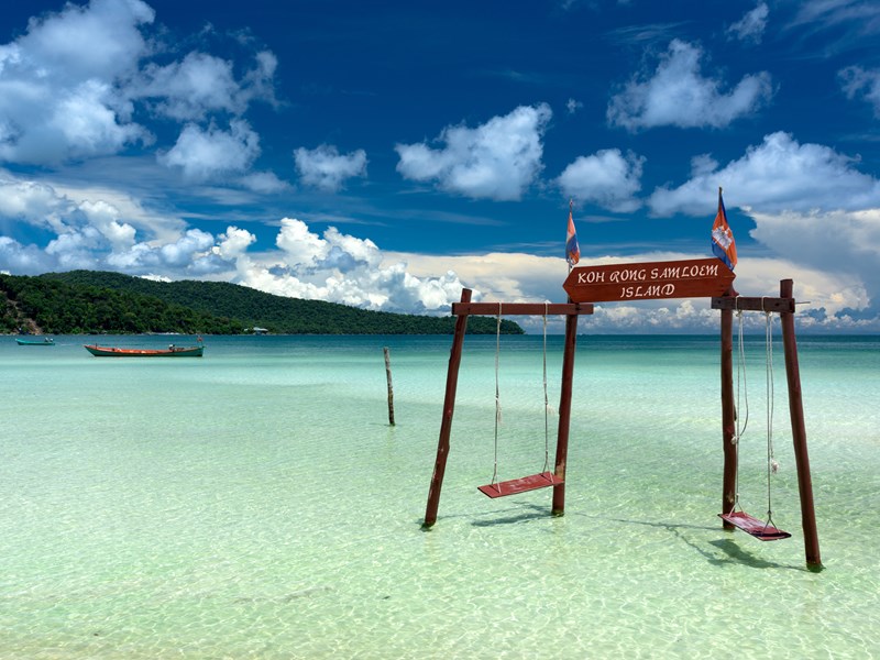 Koh Rong, entre plages et de baies préservées