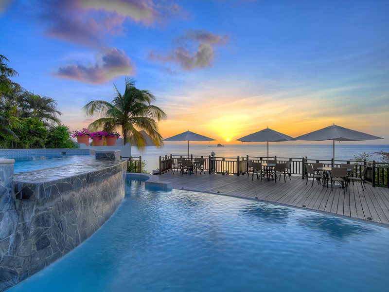 La piscine de l'hôtel Cap Maison à Sainte Lucie