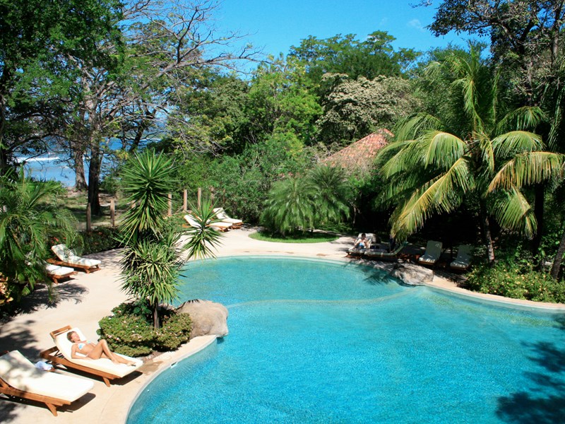 La belle piscine de l'hôtel 