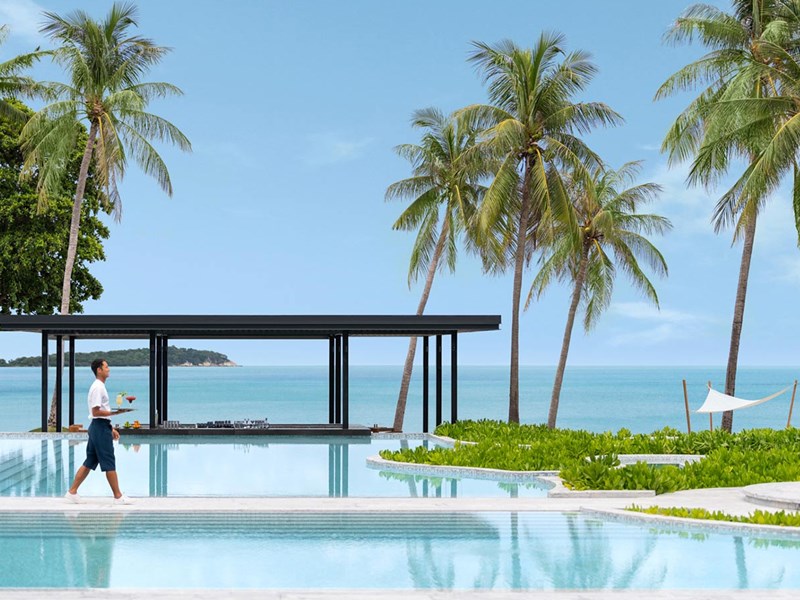 Rafraichissez-vous au Pool Bar