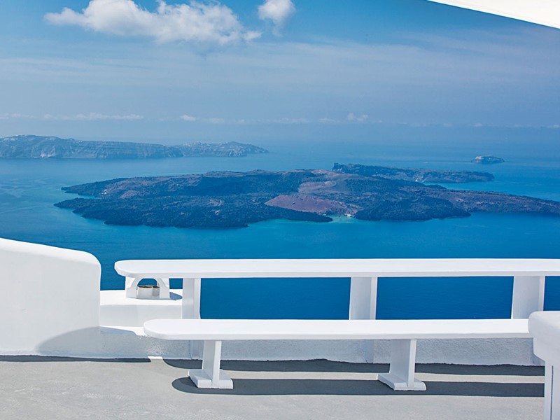 Vue fascinante sur la mer Egée depuis le Chromata Santorin