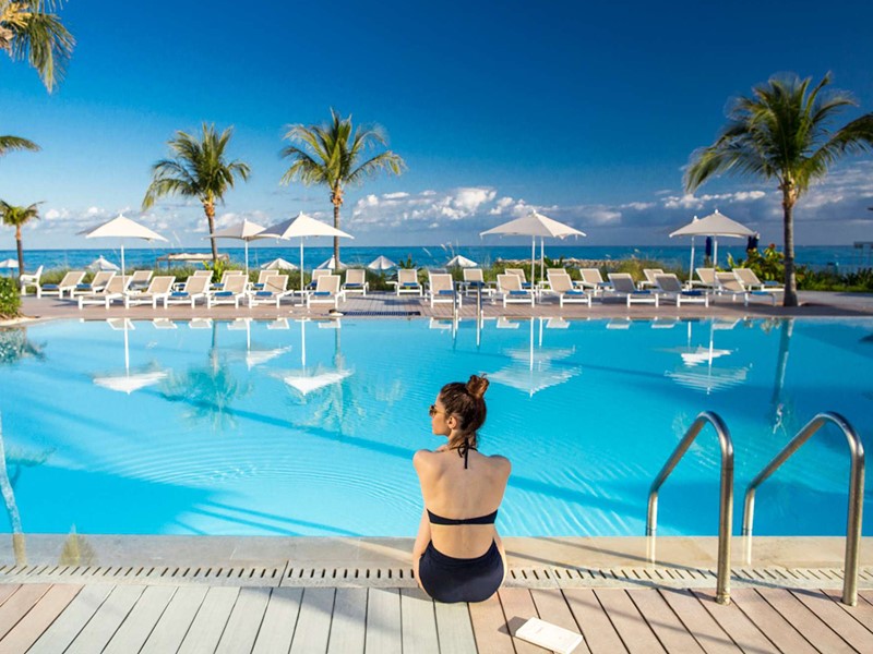 Profitez de la superbe piscine du Club Med Columbus Isle